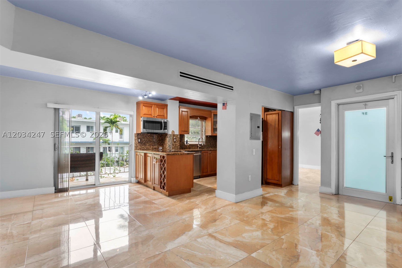 1820 JAMES AVE CONDO - Residential