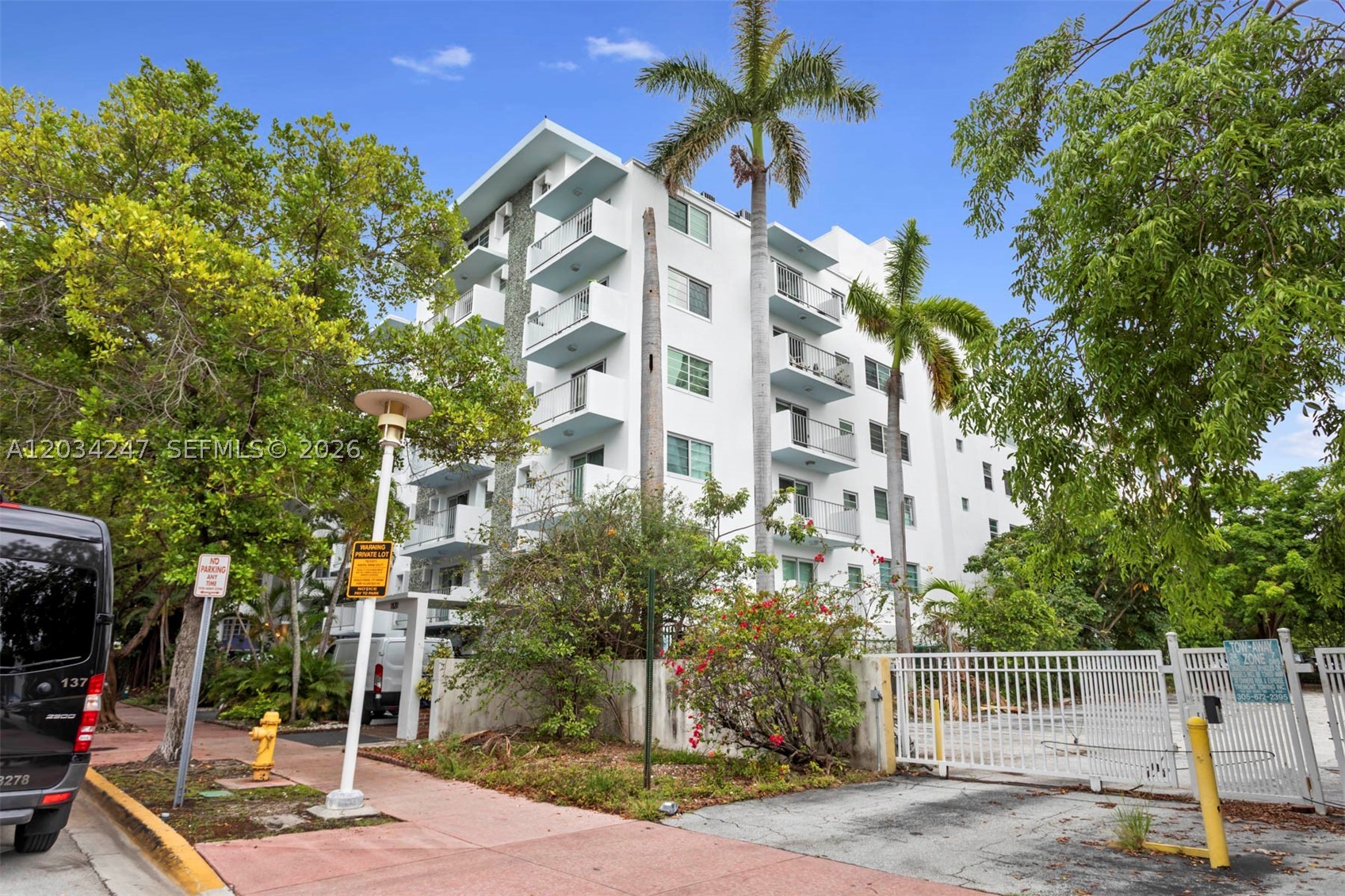 1820 JAMES AVE CONDO - Residential