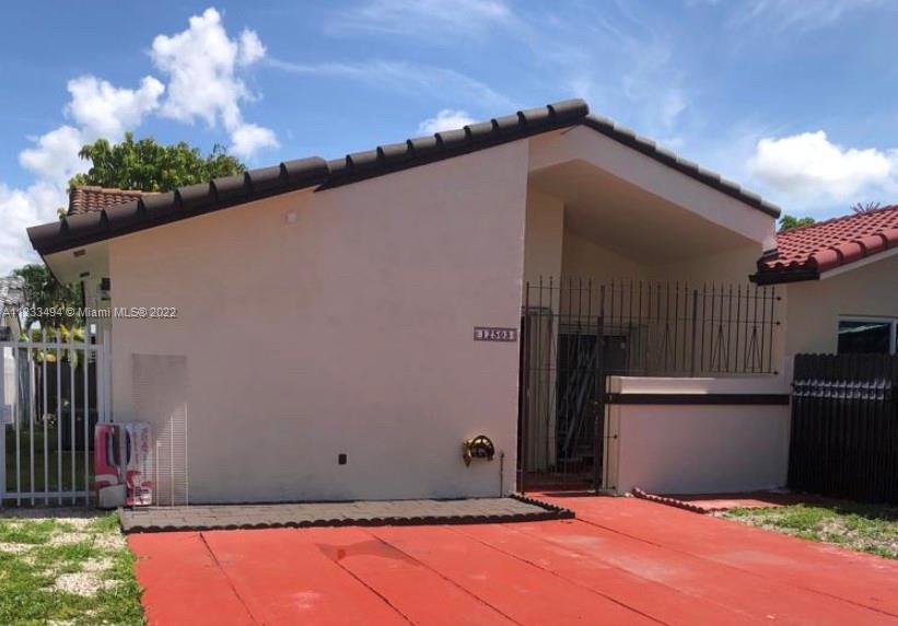 Like a Single Family Home. No HOA application. Ground floors townhouse with enjoyable patio and driveway. 2/2, recently painted, accordion shutters and SS appliances in a great neighborhood. Owner willing to find a long term tenant. Fast approval. Criminal records, adults, ID's and good references are a must. Showings after July 22.  Text listing agent for additional information