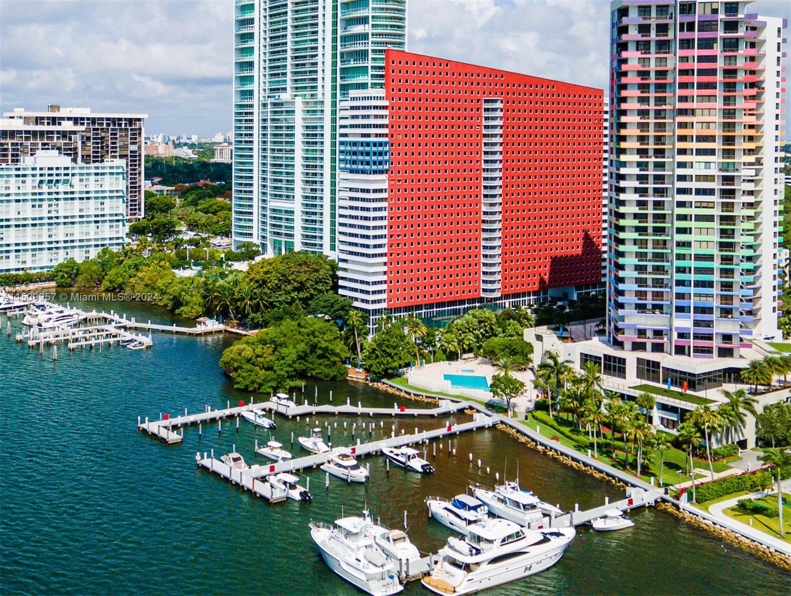 VILLA REGINA CONDO - Residential