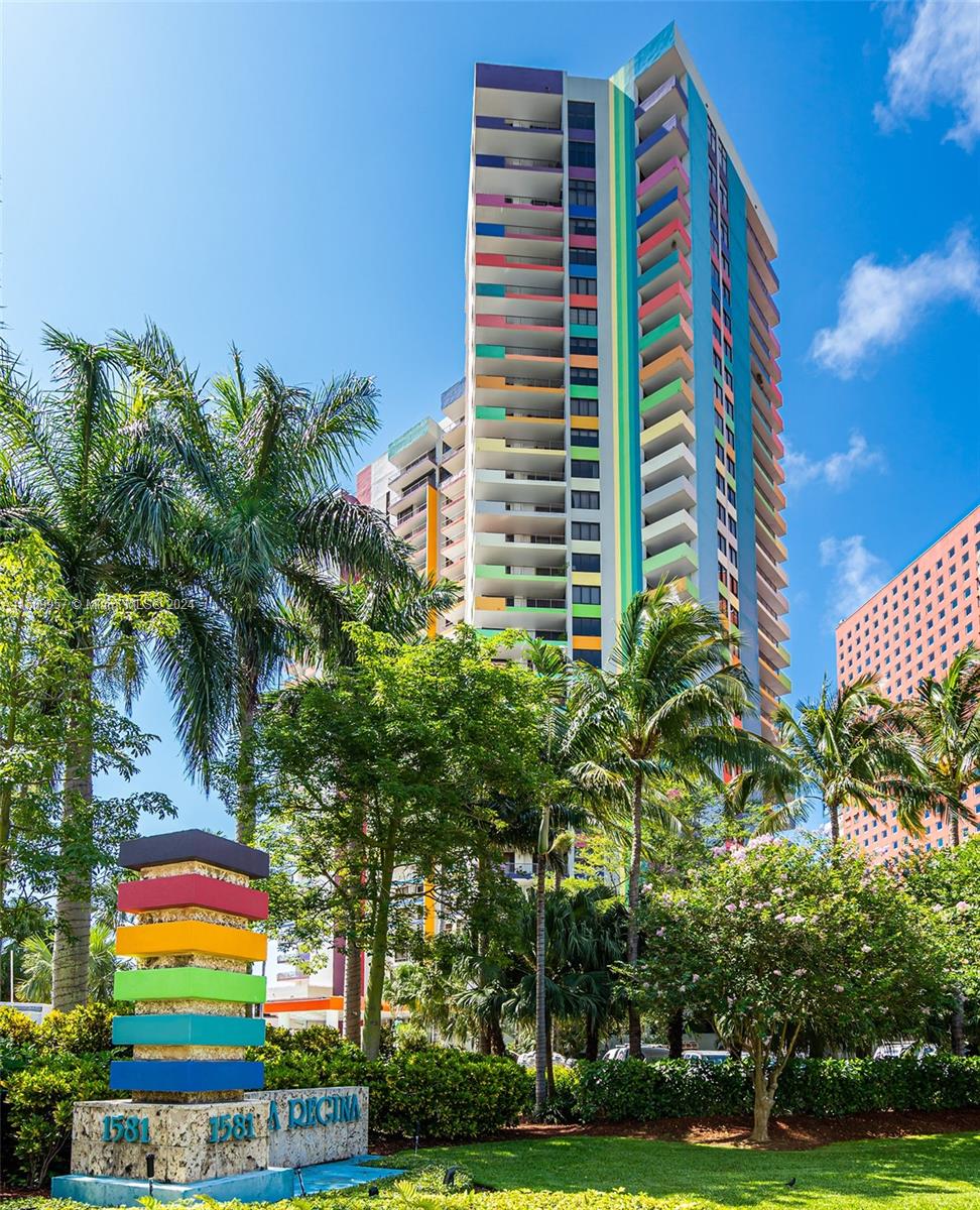 VILLA REGINA CONDO - Residential