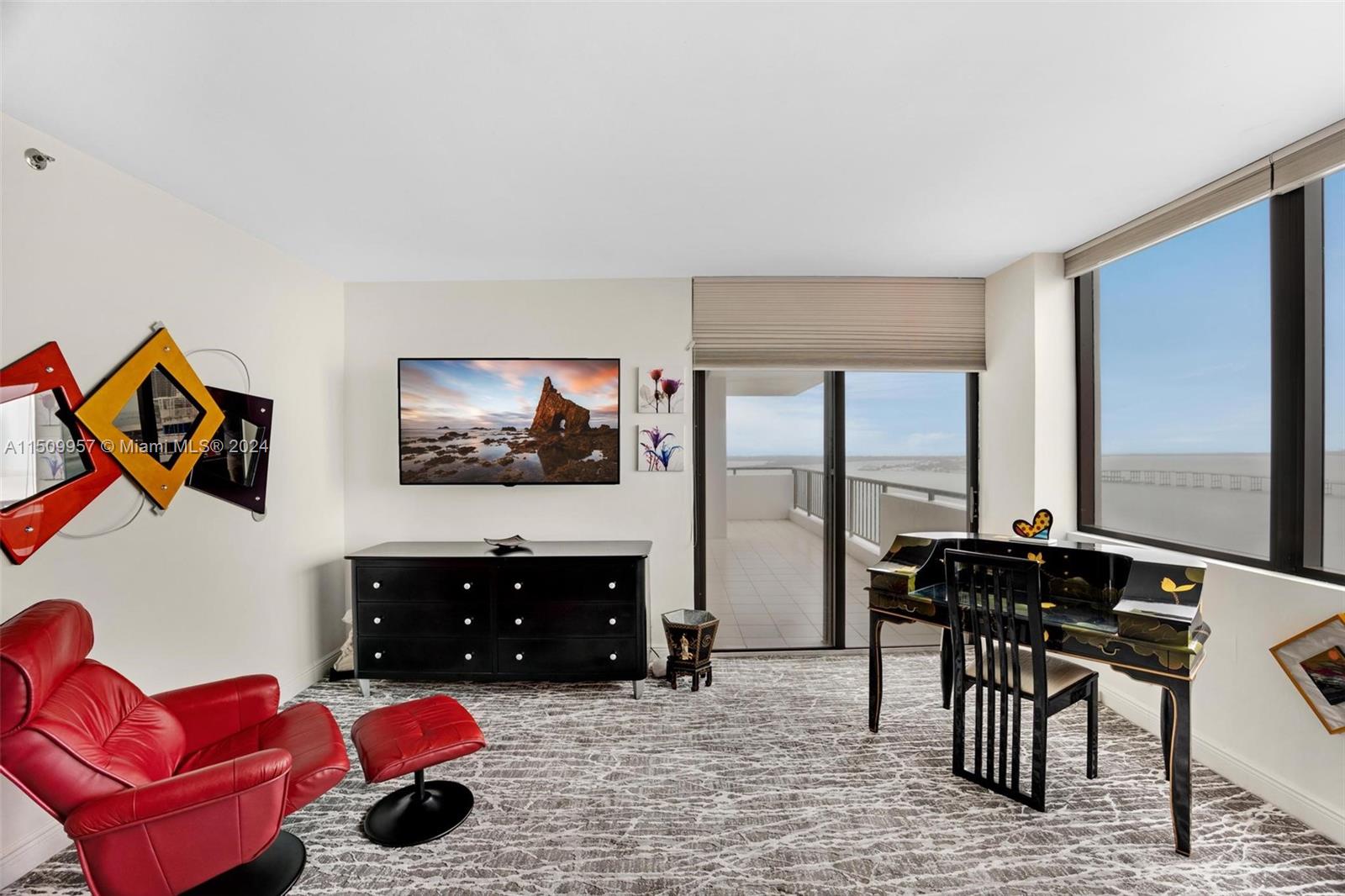 VILLA REGINA CONDO - Residential