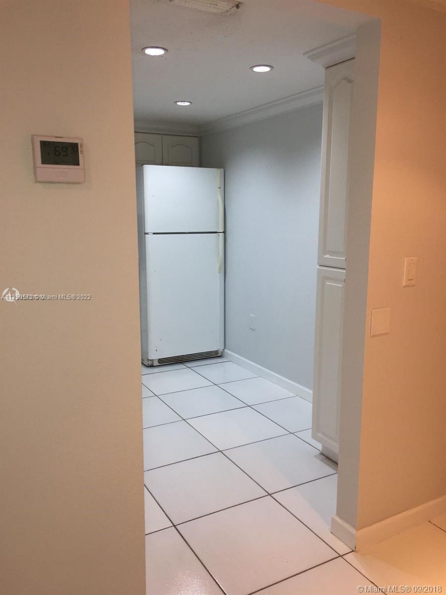 INTERNATIONAL TOWERS COND - Residential Lease
