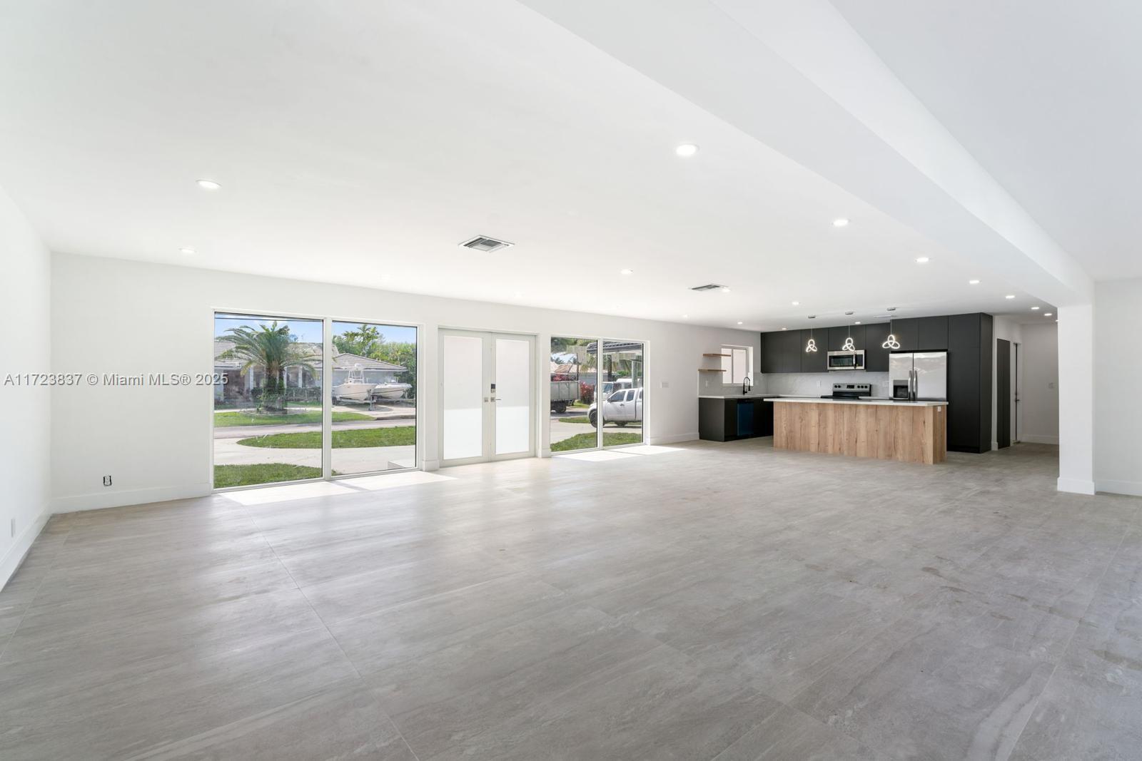 GOLDEN ISLES SEC - Residential Lease