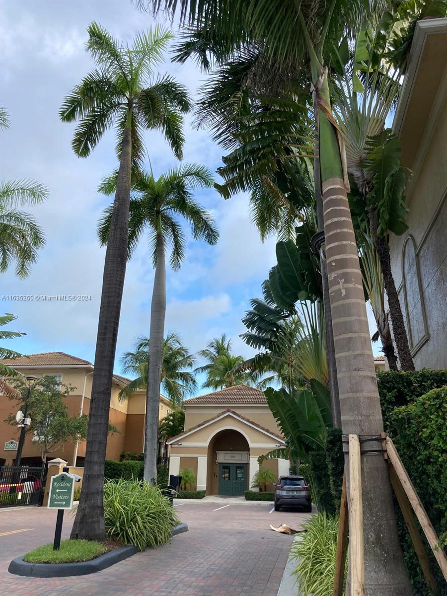 AVENTI AT AVENTURA CONDO - Residential