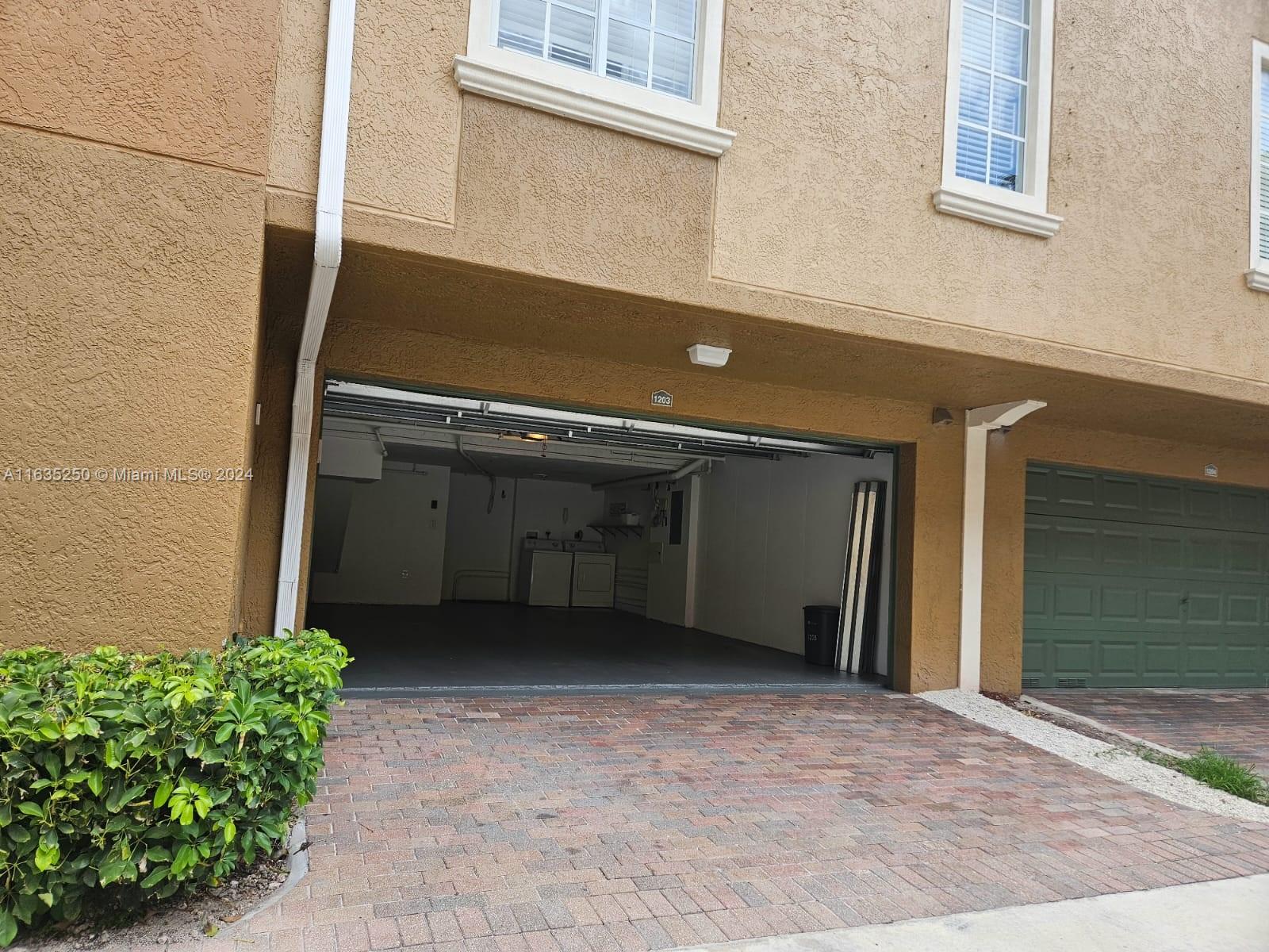 AVENTI AT AVENTURA CONDO - Residential
