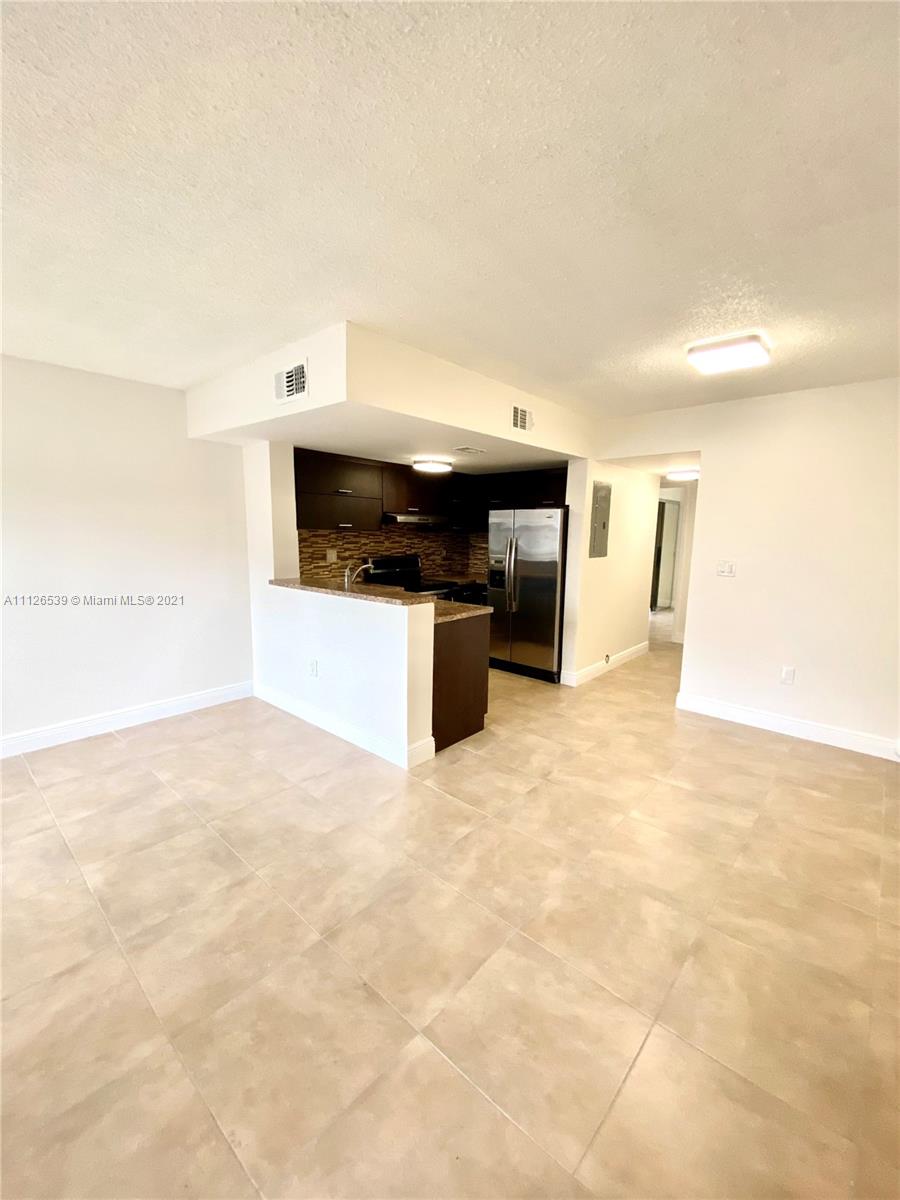 CORAL POINTE TOWNHOMES CO - Residential Lease