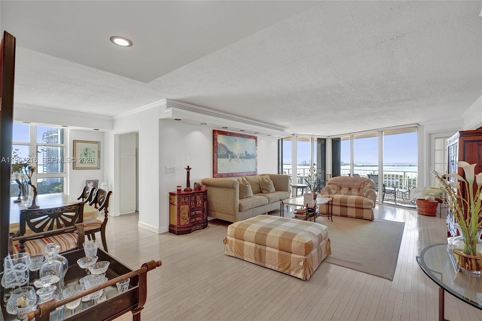 TOWERS OF QUAYSIDE CONDO - Residential