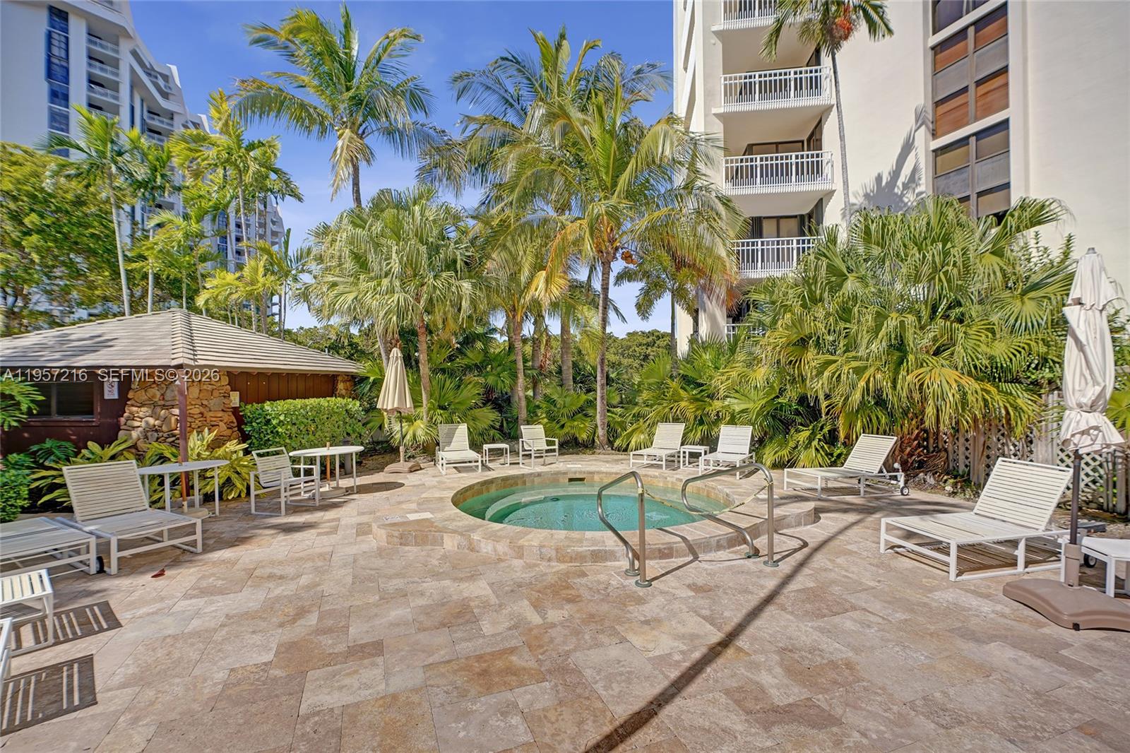 TOWERS OF QUAYSIDE CONDO - Residential