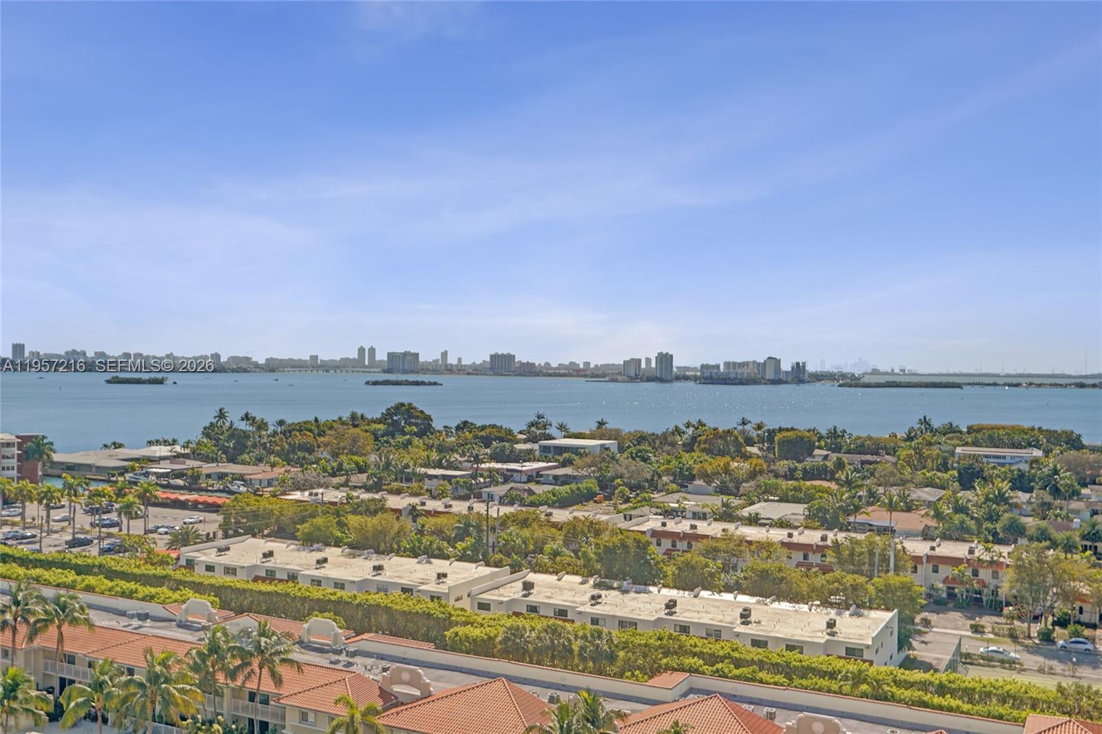 TOWERS OF QUAYSIDE CONDO - Residential