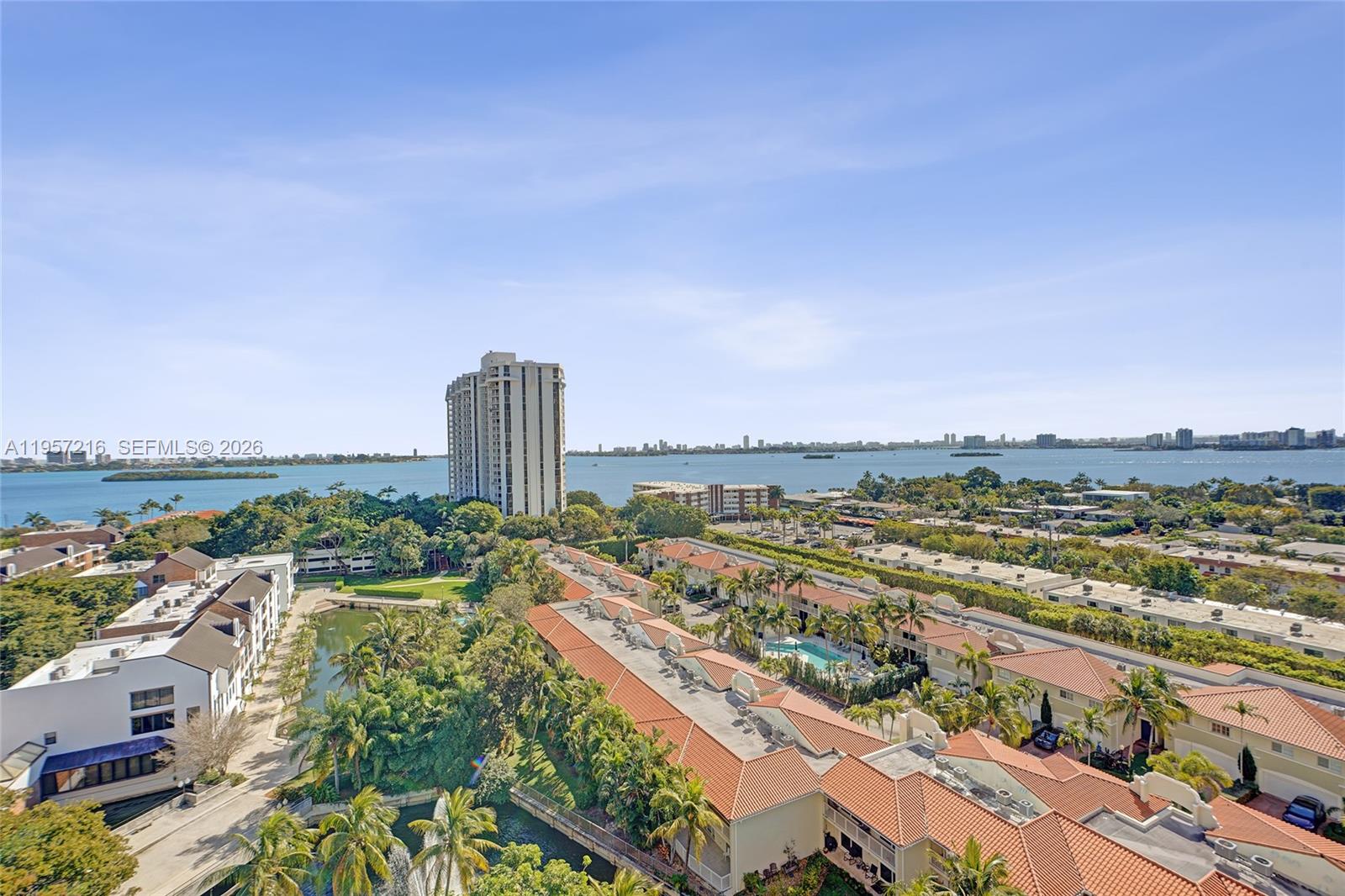 TOWERS OF QUAYSIDE CONDO - Residential