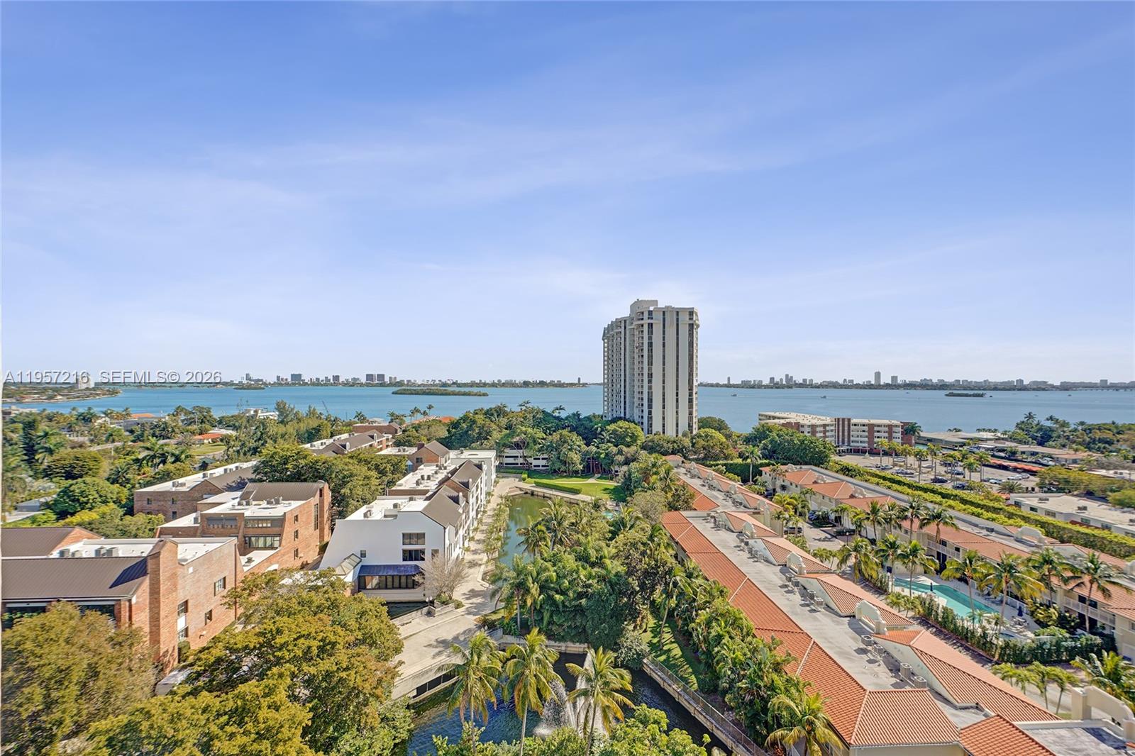 TOWERS OF QUAYSIDE CONDO - Residential