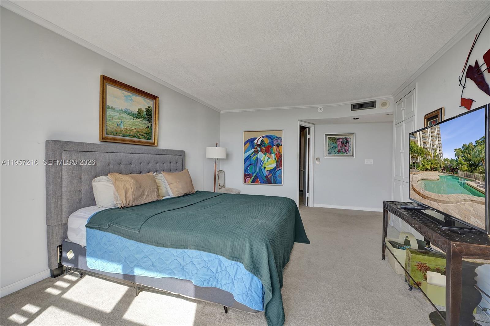 TOWERS OF QUAYSIDE CONDO - Residential