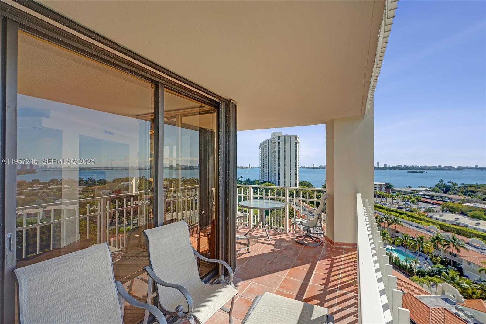 TOWERS OF QUAYSIDE CONDO - Residential
