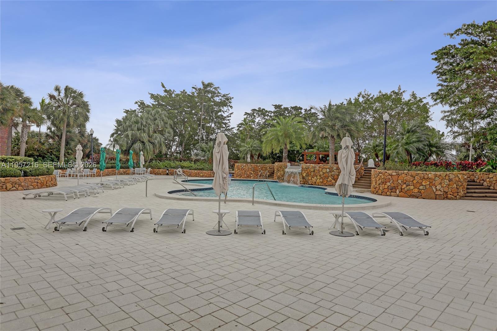 TOWERS OF QUAYSIDE CONDO - Residential