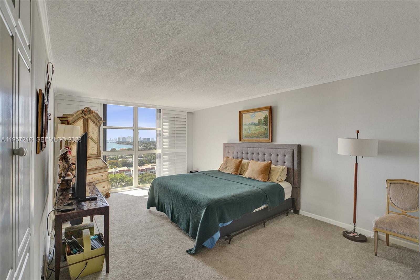 TOWERS OF QUAYSIDE CONDO - Residential