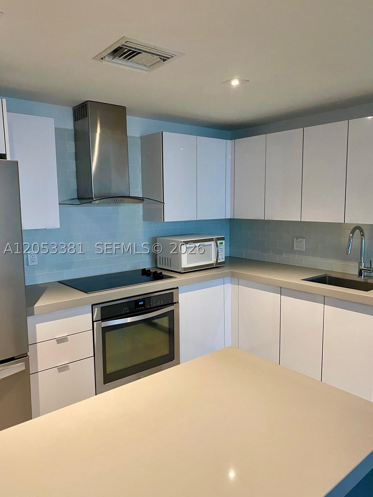 CANVAS CONDO - Residential