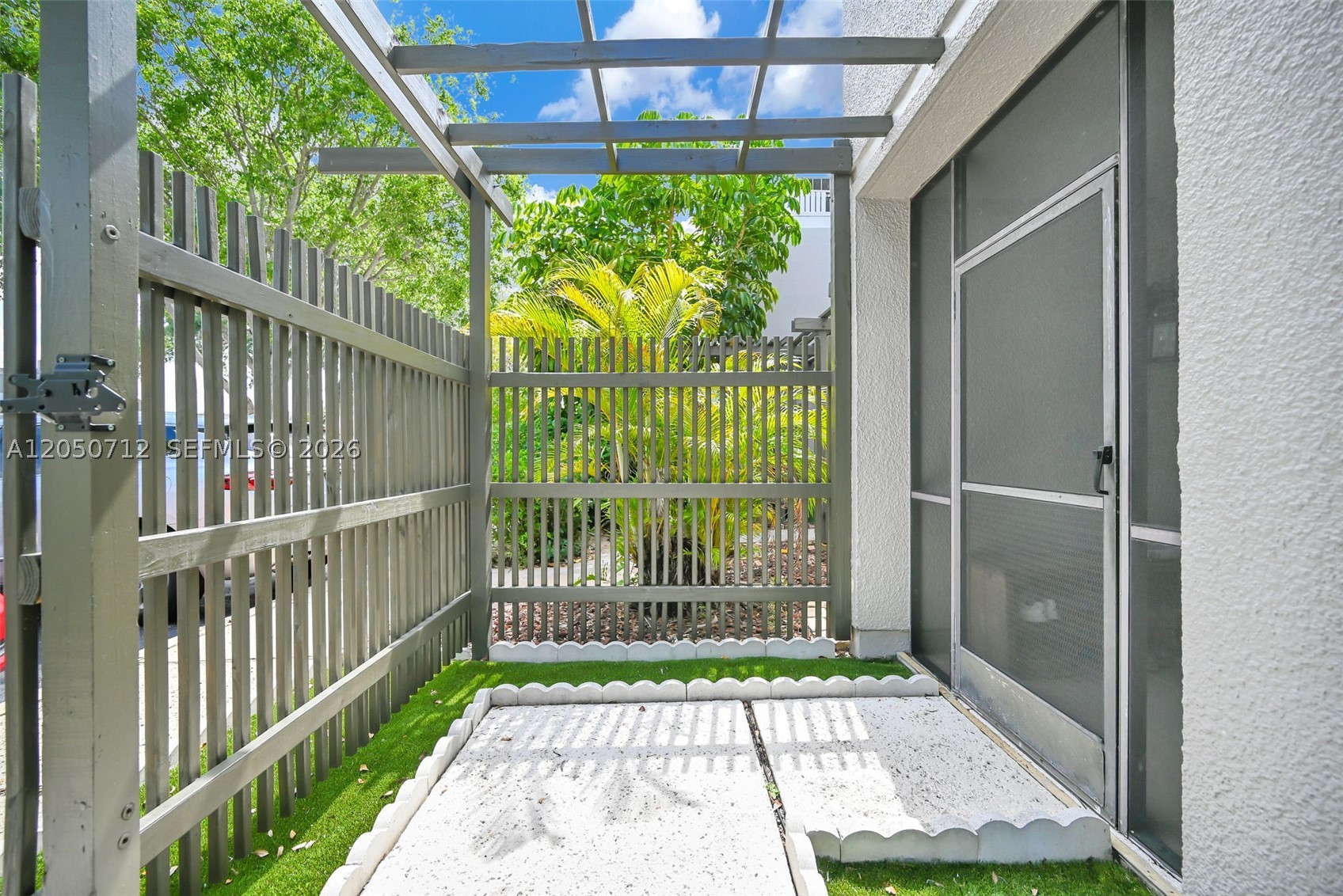 EVERGLADES SUGAR & LAND - Residential Lease