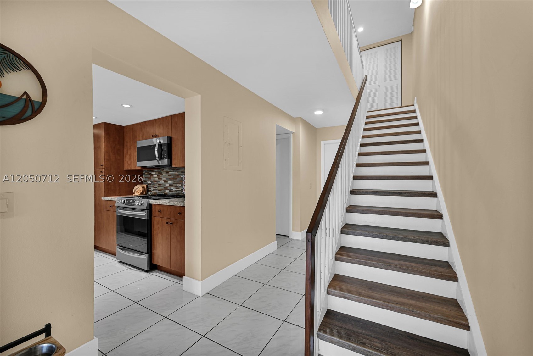 EVERGLADES SUGAR & LAND - Residential Lease