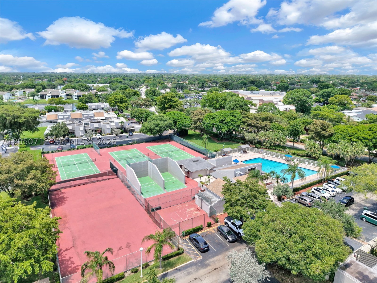 EVERGLADES SUGAR & LAND - Residential Lease