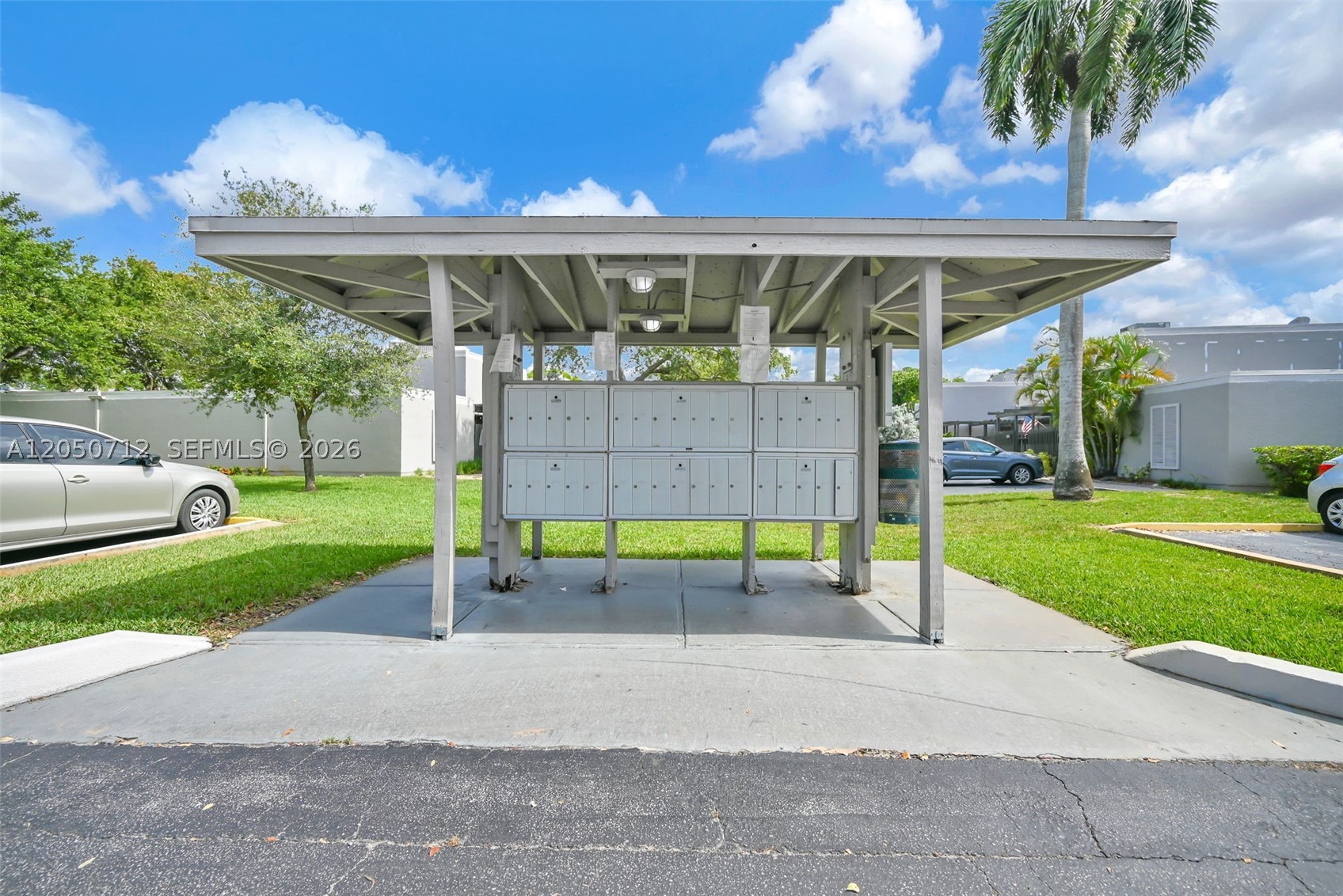 EVERGLADES SUGAR & LAND - Residential Lease