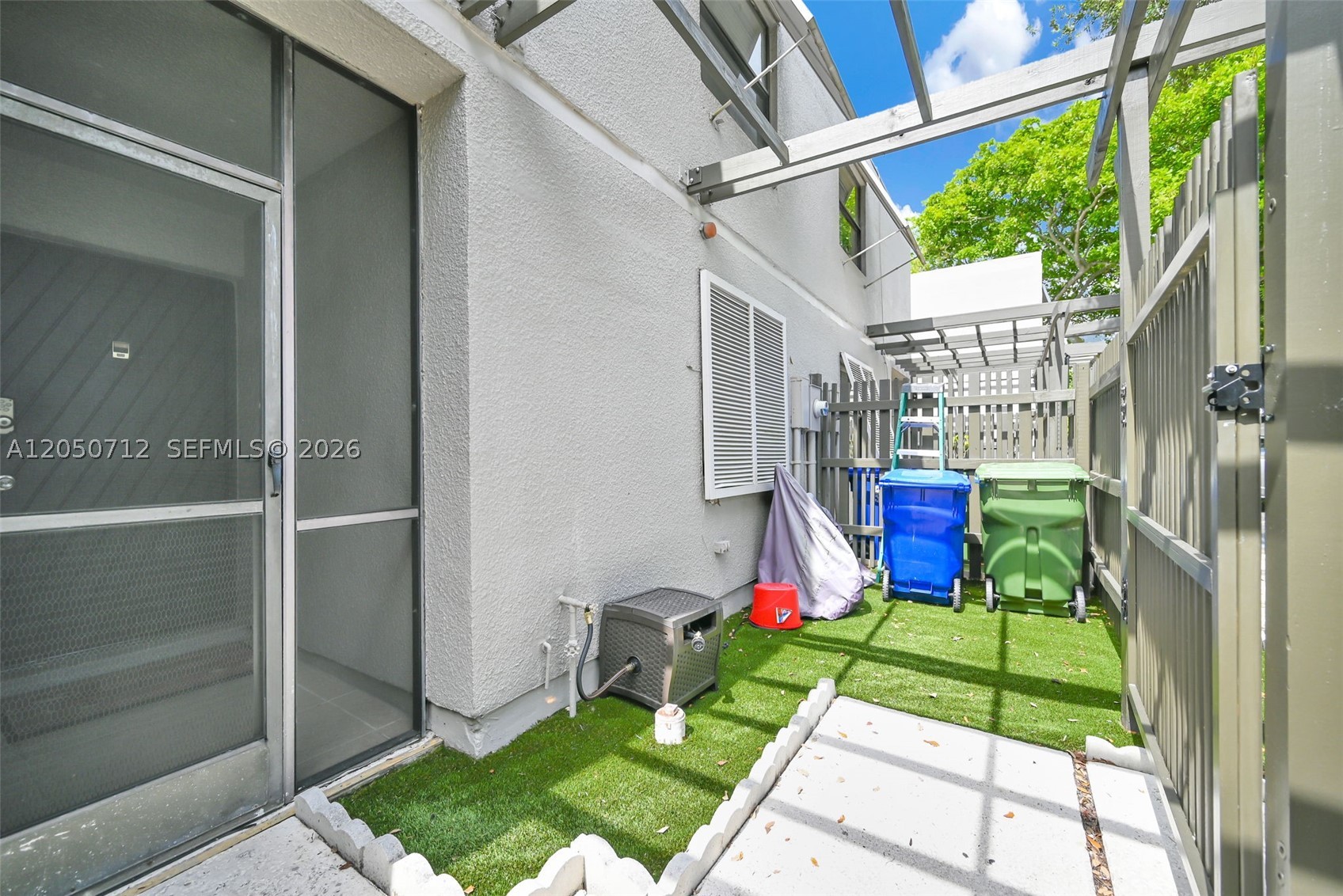 EVERGLADES SUGAR & LAND - Residential Lease