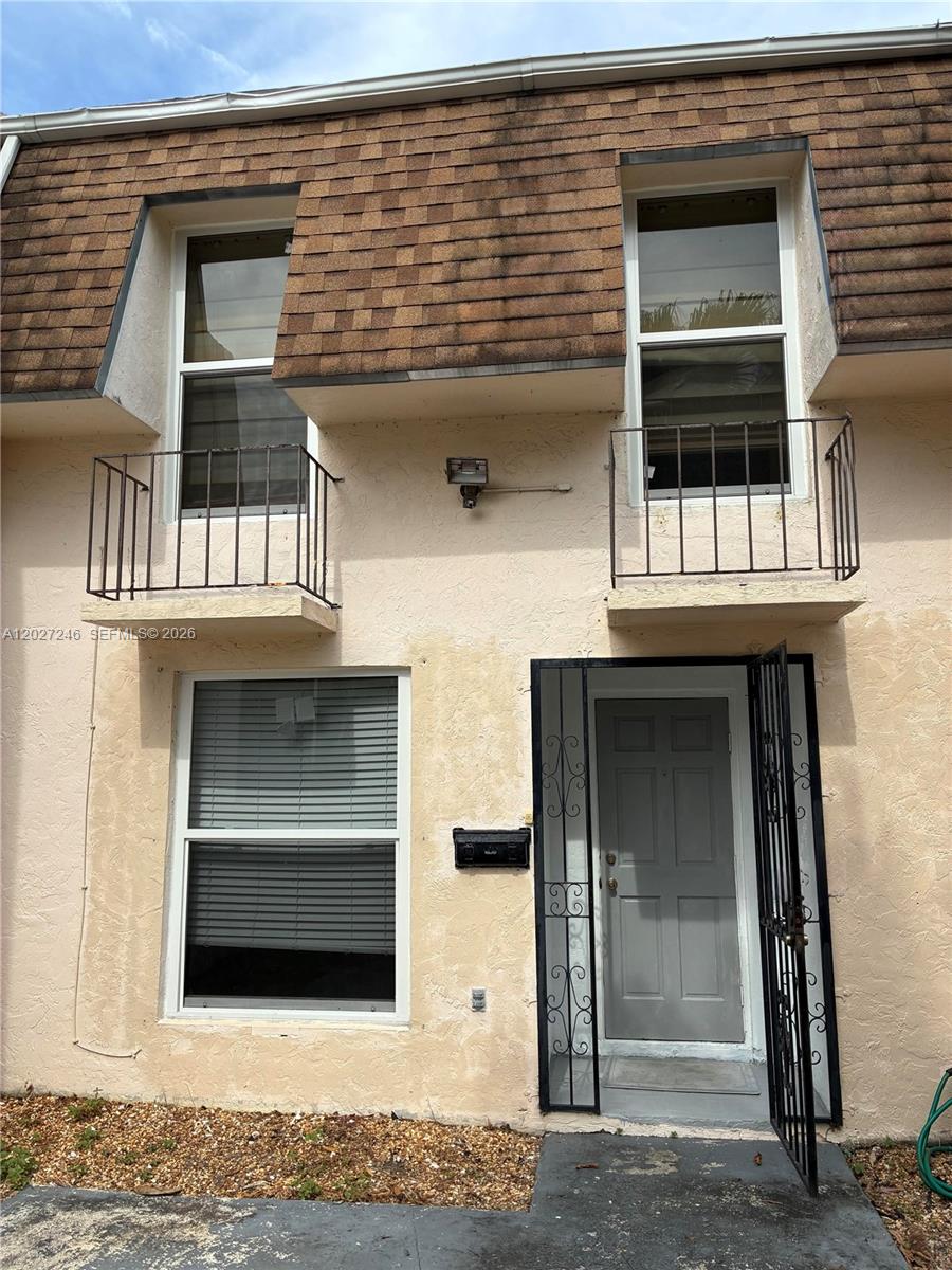 Don’t miss this rare opportunity to own a townhouse in North Miami featuring a brand-new roof and recently updated windows. With no association and no approval required, this property offers added flexibility and convenience. The unit is vacant and easy to show—call or text the listing owner/agent for showing instructions.