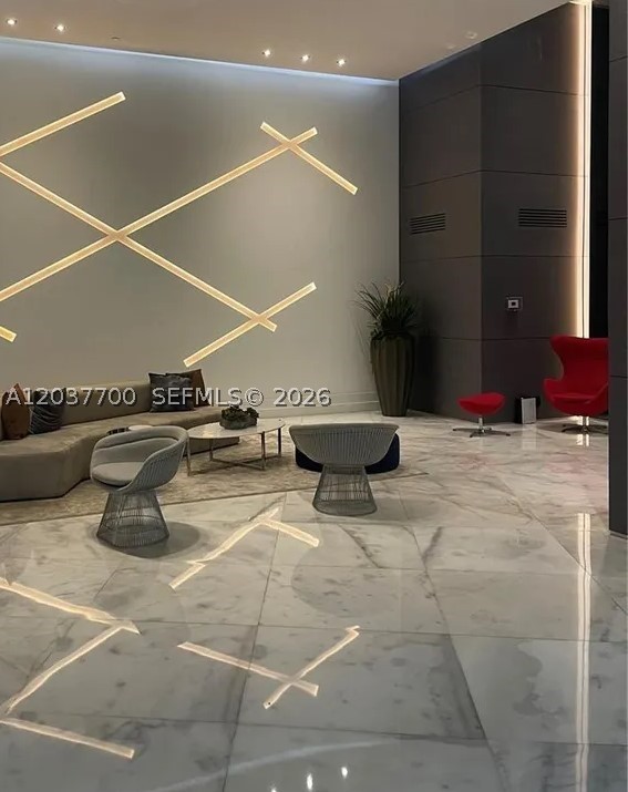 PARC CENTRAL AVENTURA EAS - Residential Lease