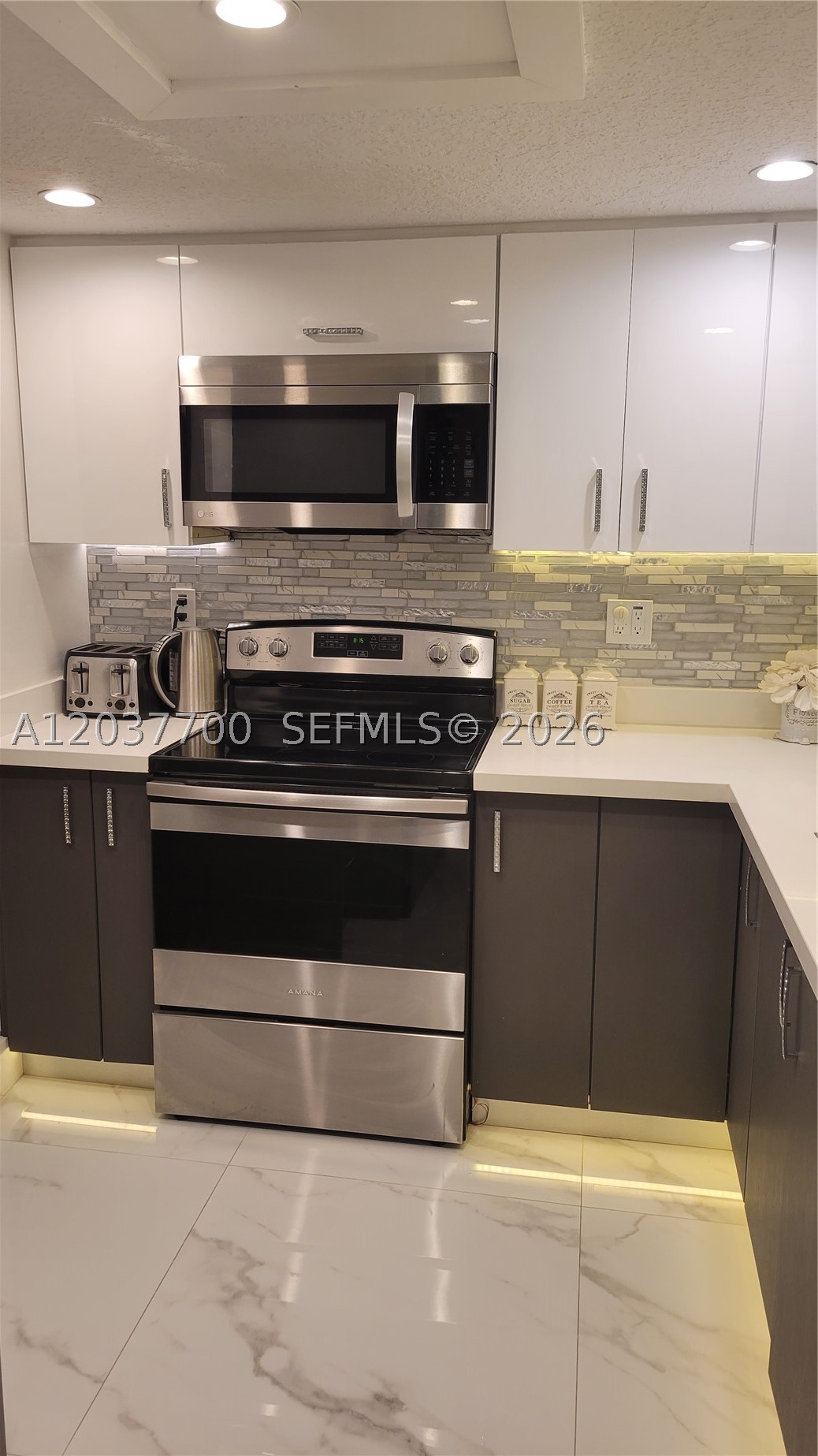 PARC CENTRAL AVENTURA EAS - Residential Lease