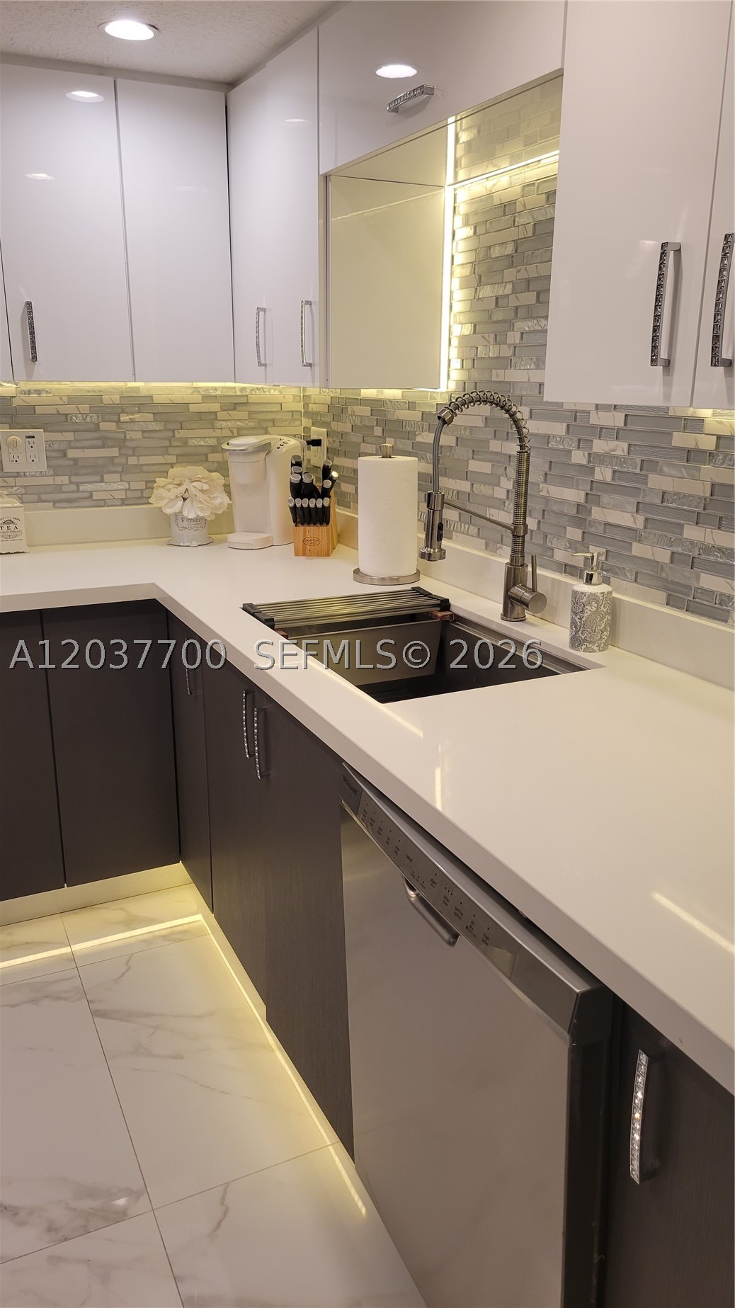 PARC CENTRAL AVENTURA EAS - Residential Lease