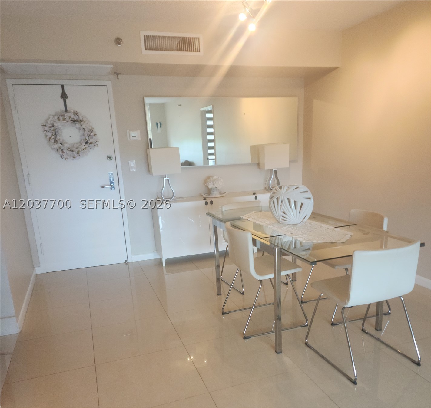 PARC CENTRAL AVENTURA EAS - Residential Lease
