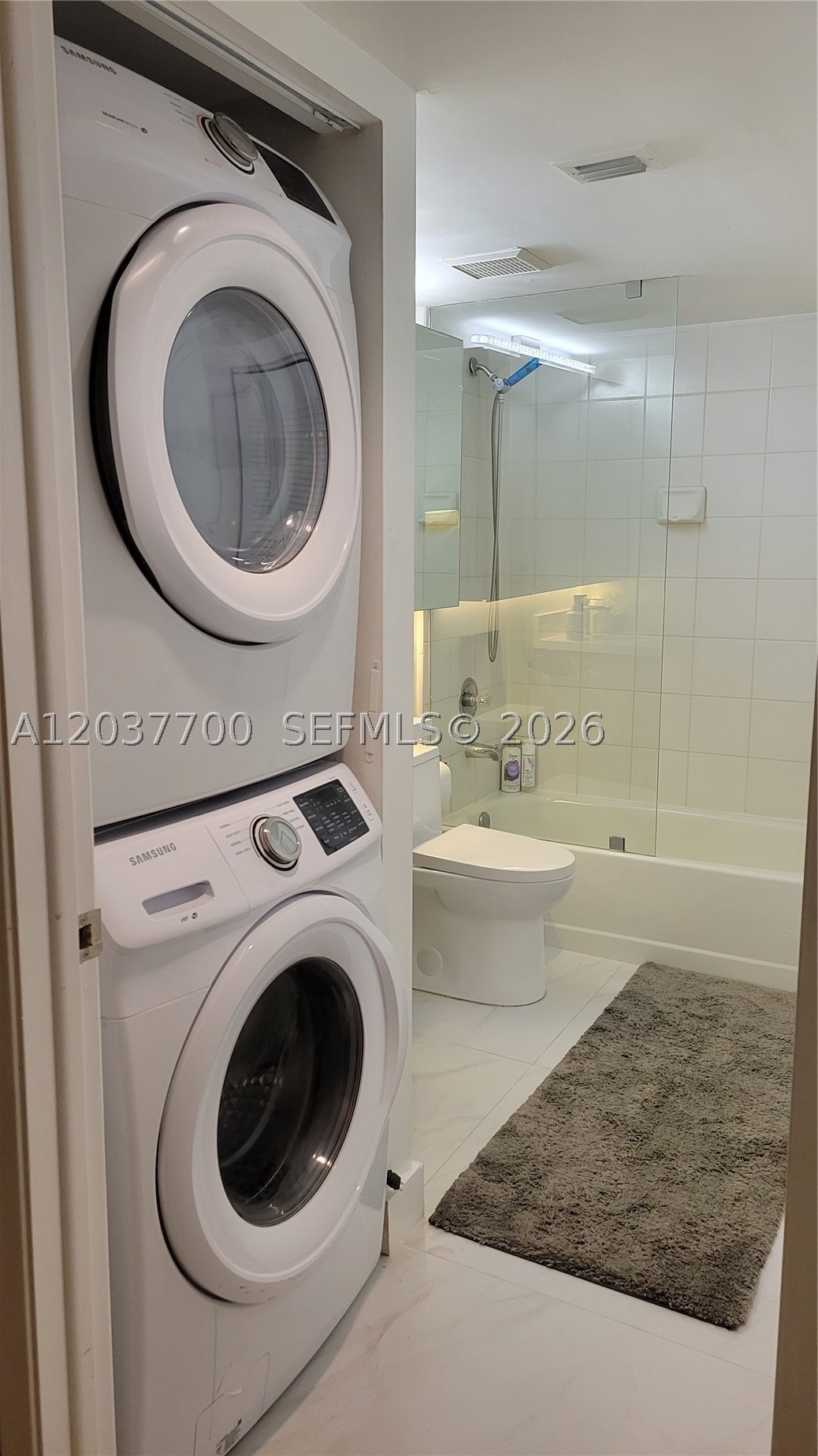 PARC CENTRAL AVENTURA EAS - Residential Lease