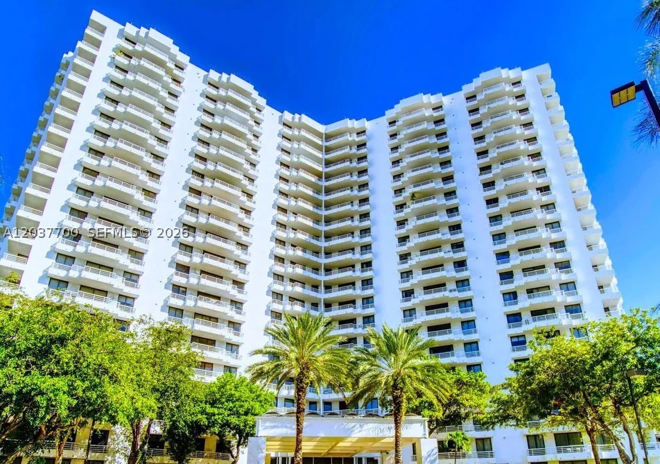 PARC CENTRAL AVENTURA EAS - Residential Lease