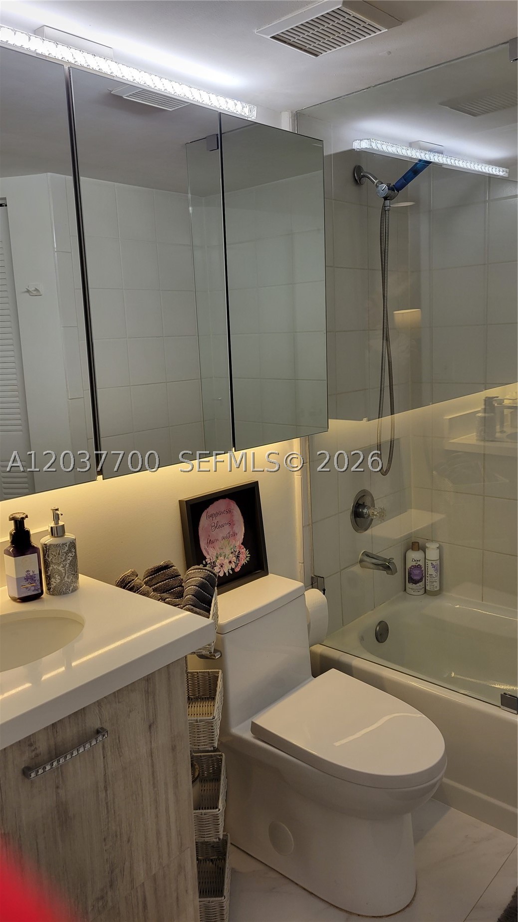 PARC CENTRAL AVENTURA EAS - Residential Lease