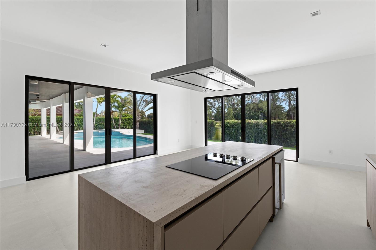 COUNTRY CLUB OF MIAMI EST - Residential