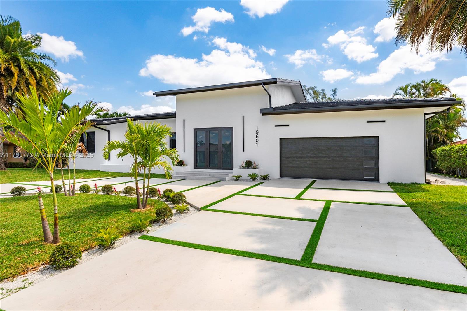 COUNTRY CLUB OF MIAMI EST - Residential
