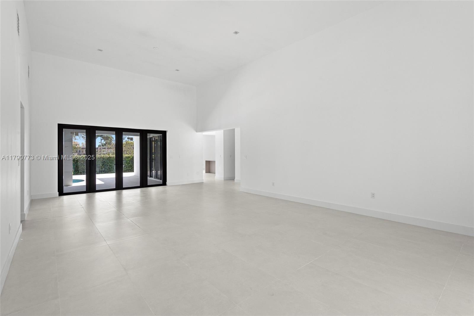 COUNTRY CLUB OF MIAMI EST - Residential