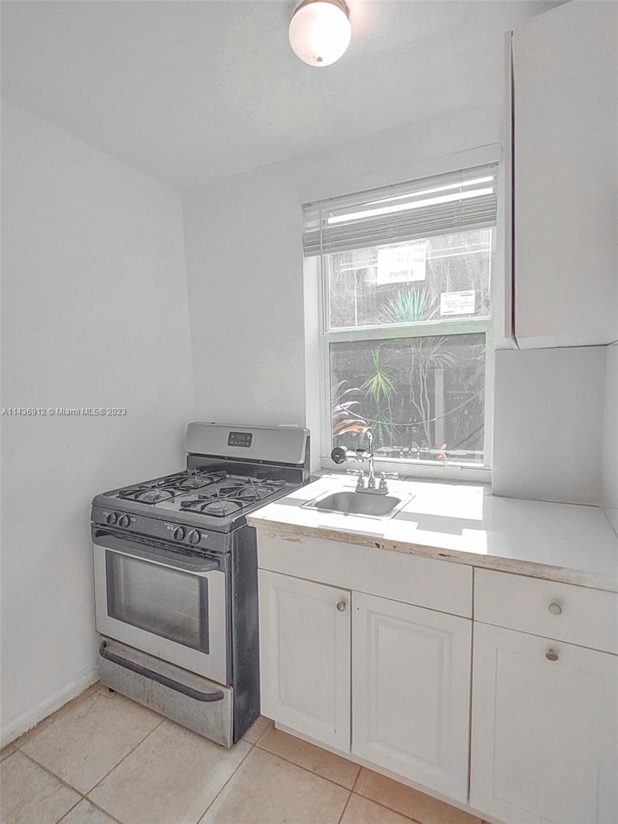 SHADOWLAWN EXTENSION SUB - Residential Lease