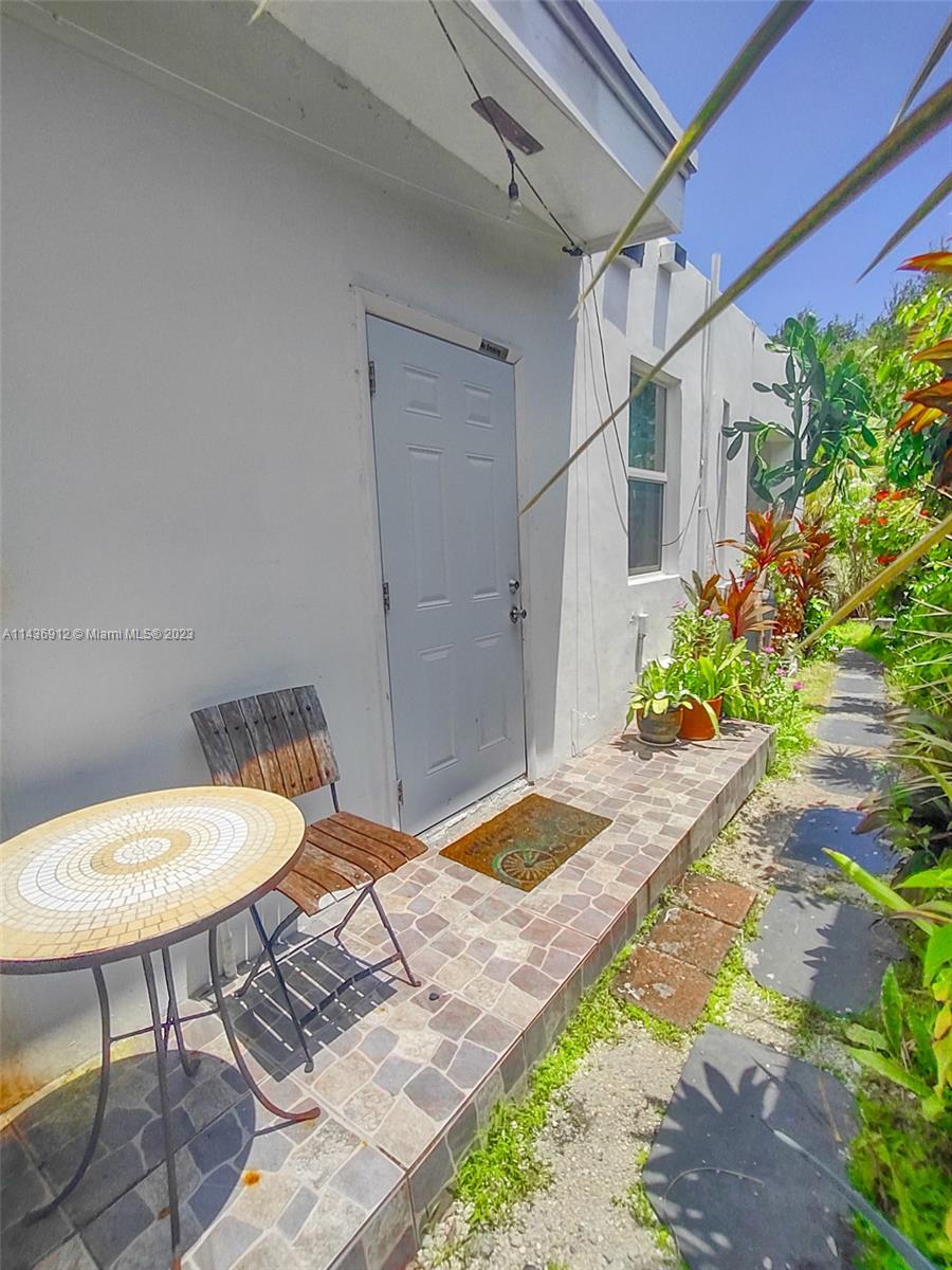 SHADOWLAWN EXTENSION SUB - Residential Lease
