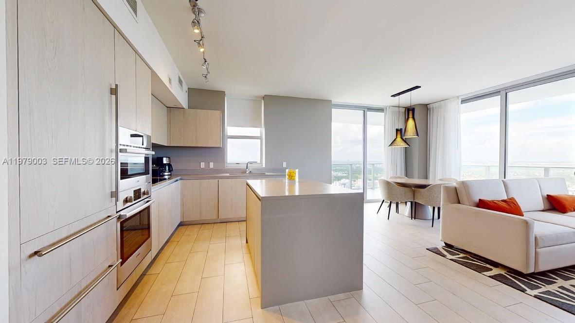 4010 SOUTH OCEAN CONDO HO - Residential