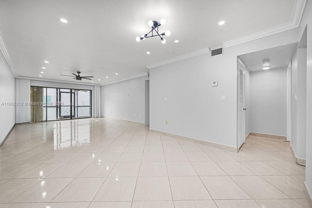 EMERALD HILLS C C APTS CO - Residential