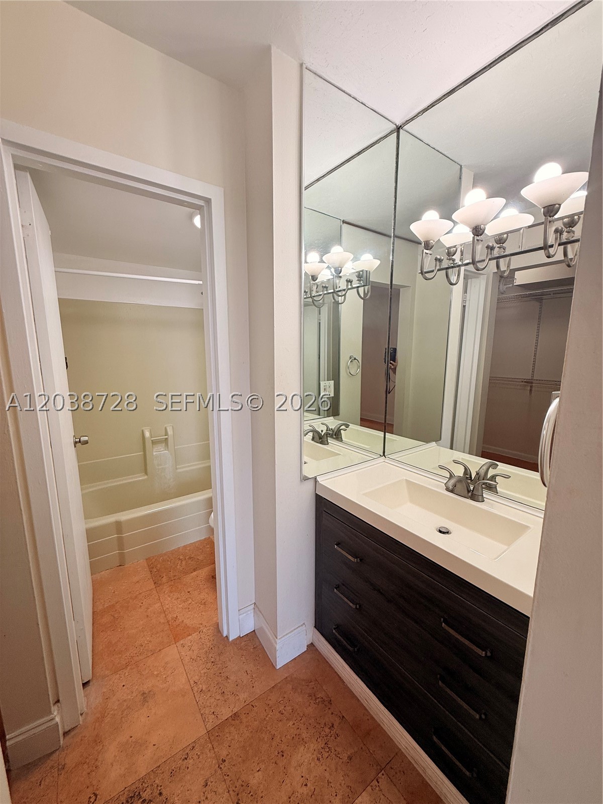VECINO DEL MAR CONDO - Residential Lease
