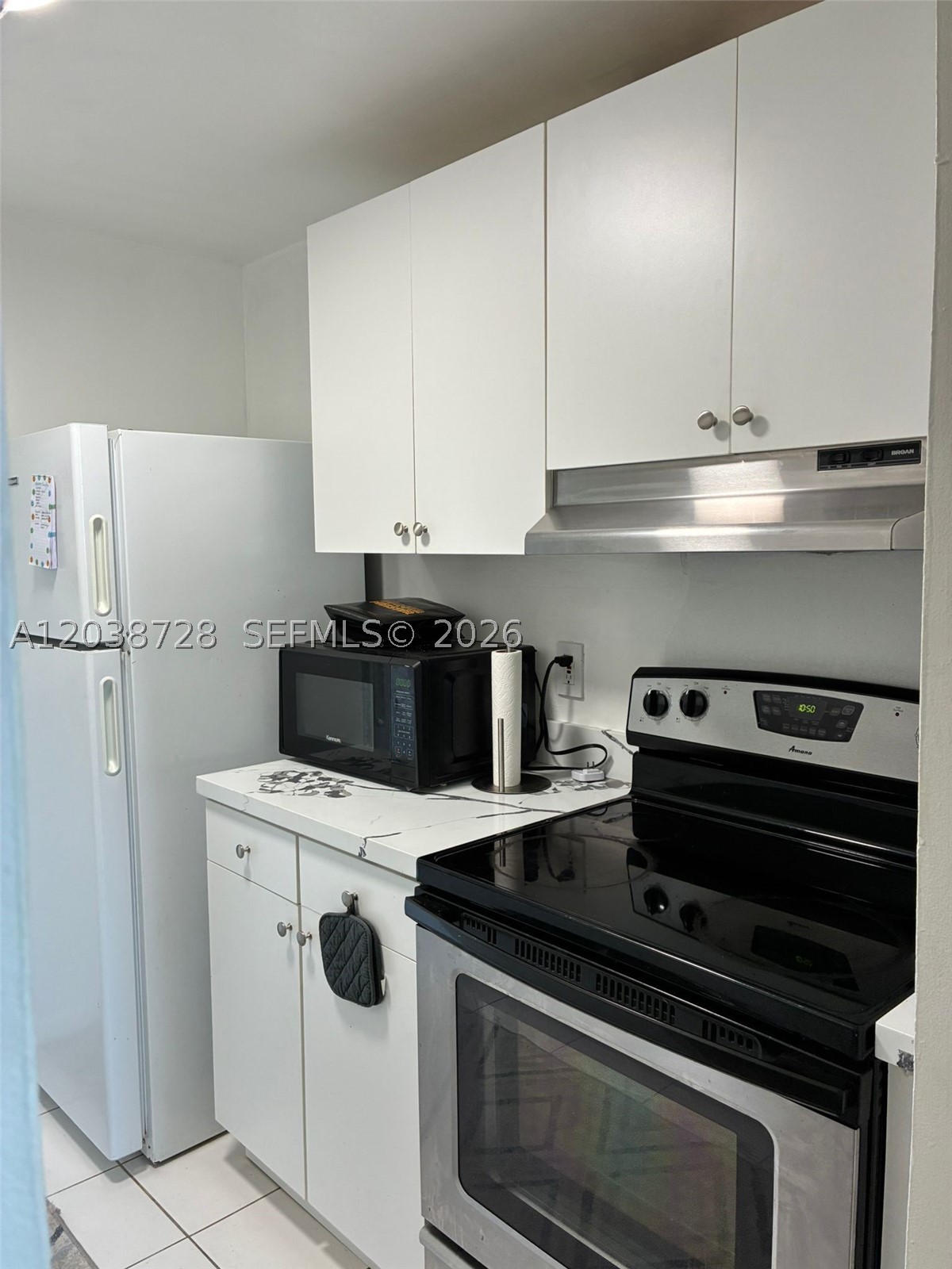 VECINO DEL MAR CONDO - Residential Lease