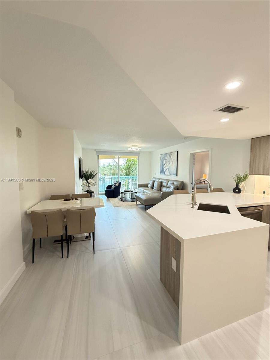 HALLANDALE BEACH PRIVATE - Residential Lease