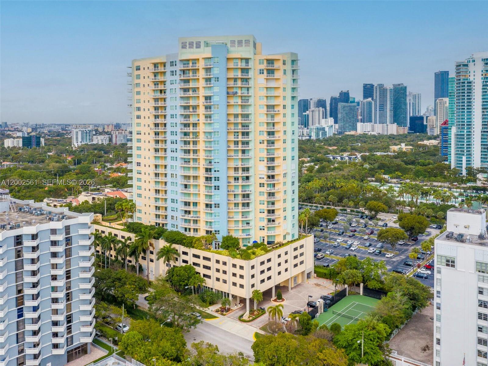 THE METROPOLITAN CONDO - Residential