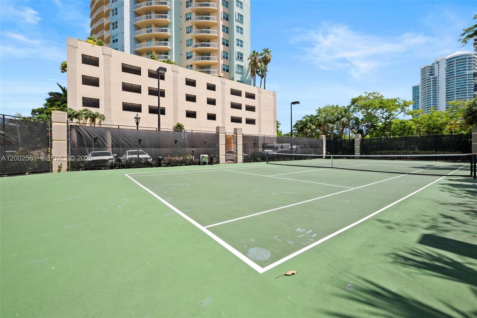 THE METROPOLITAN CONDO - Residential