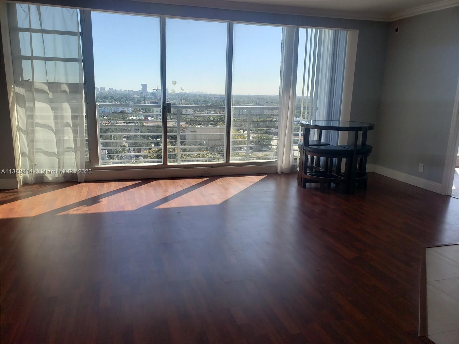 HOME TOWERS CONDO - Residential
