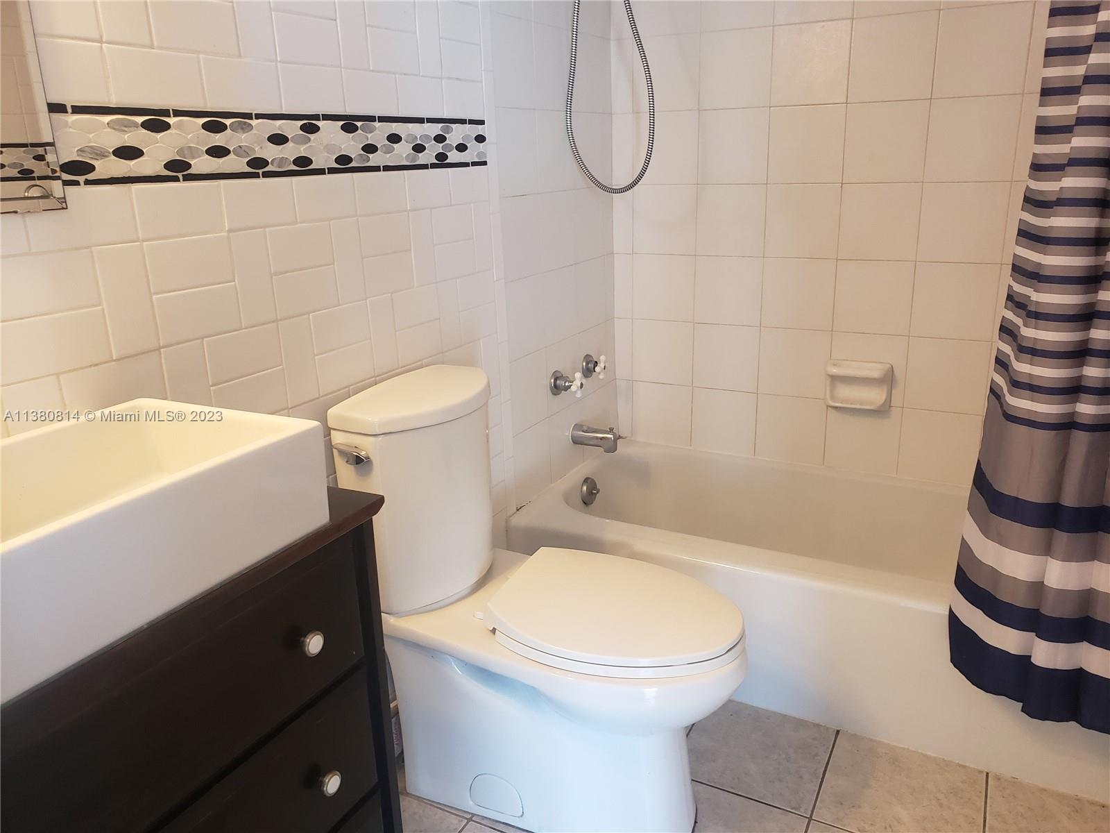 HOME TOWERS CONDO - Residential