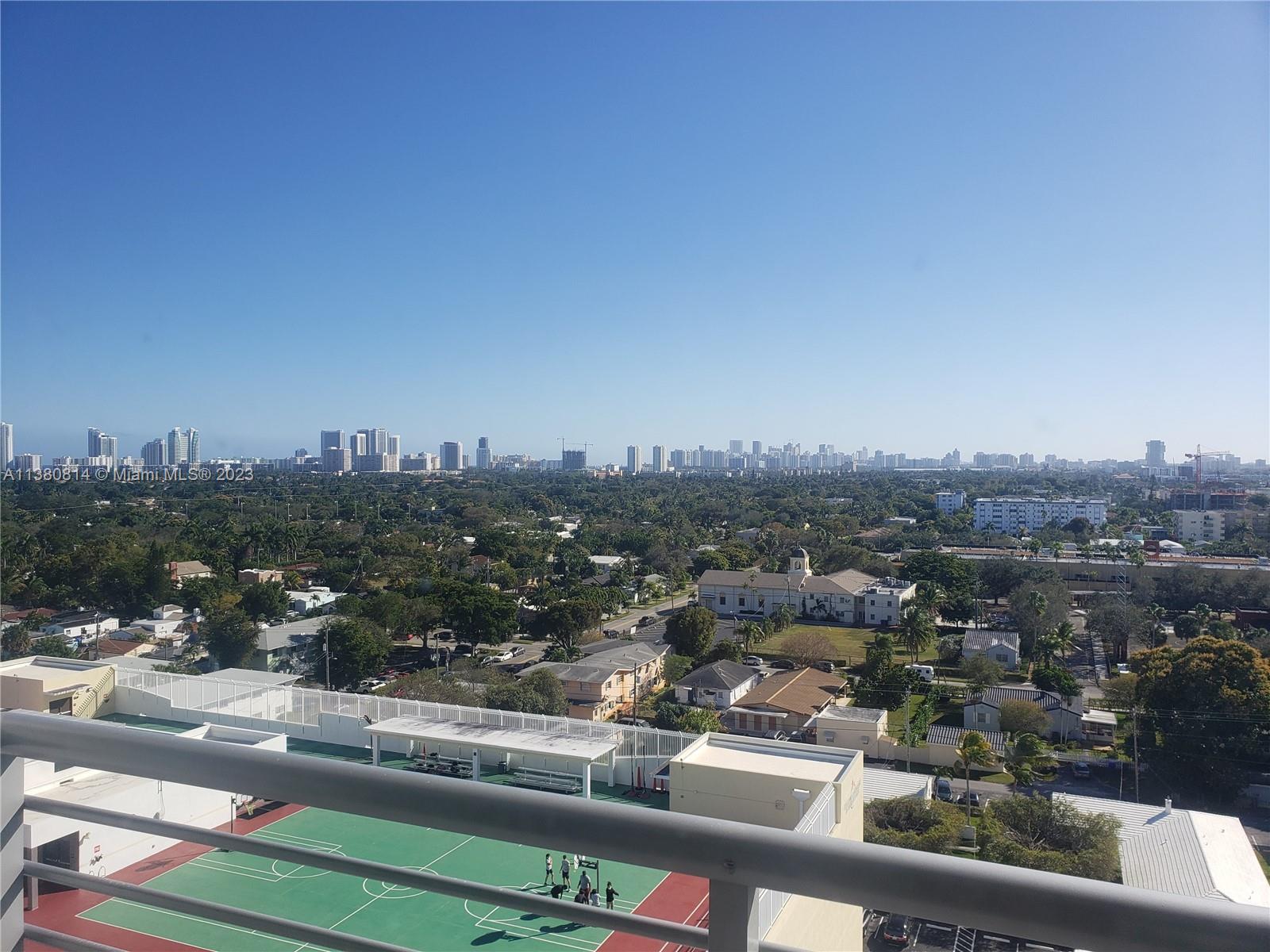 HOME TOWERS CONDO - Residential