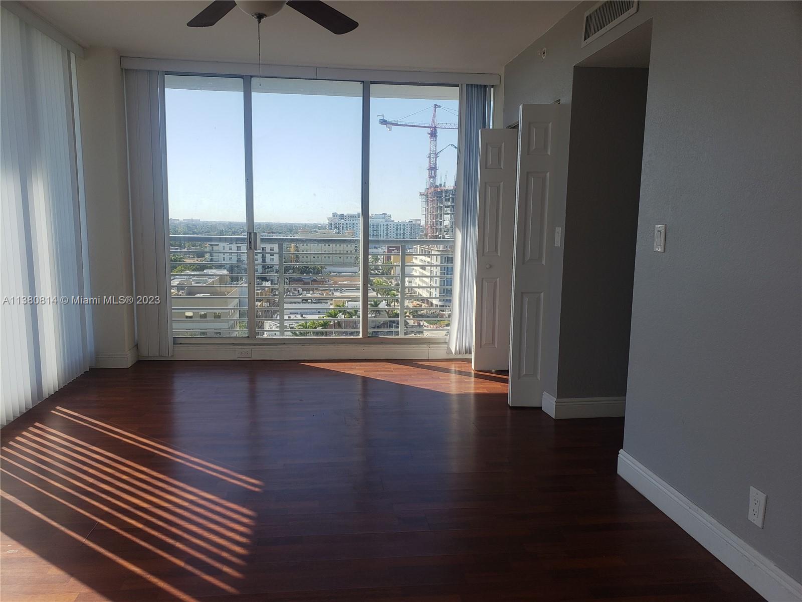 HOME TOWERS CONDO - Residential